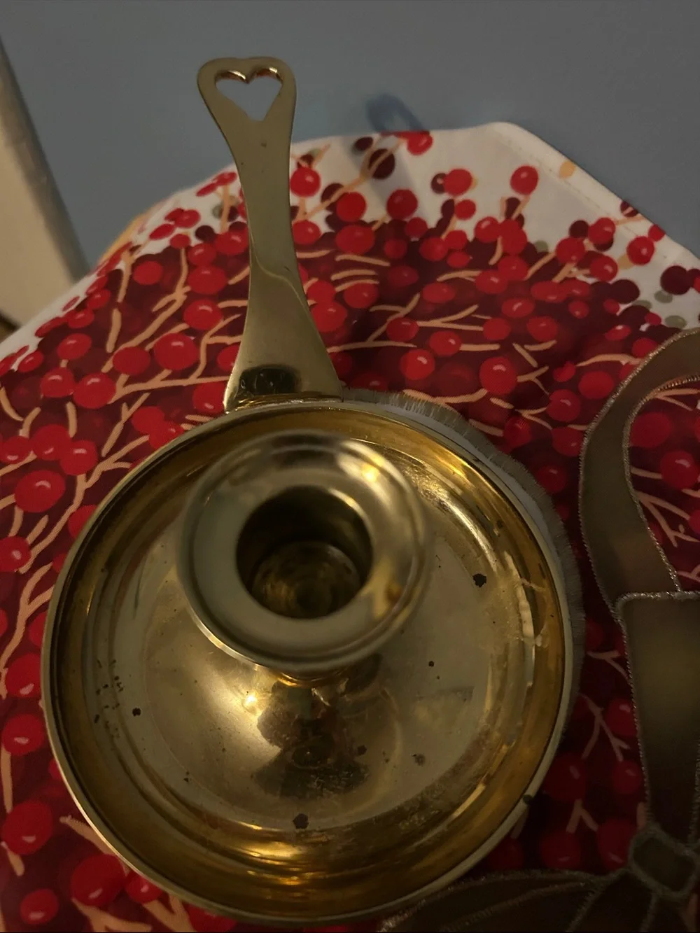 Brass Chamberstick Candle Holder with Handle with Heart - -Candle not inc VGUC